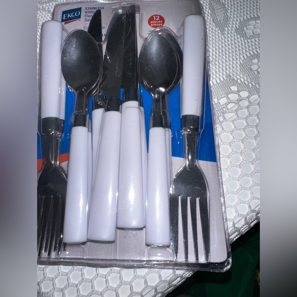 White Cutlery Set